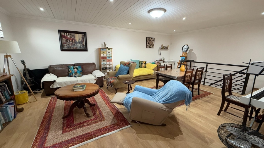 4 Bedroom Property for Sale in Langenhovenpark Free State